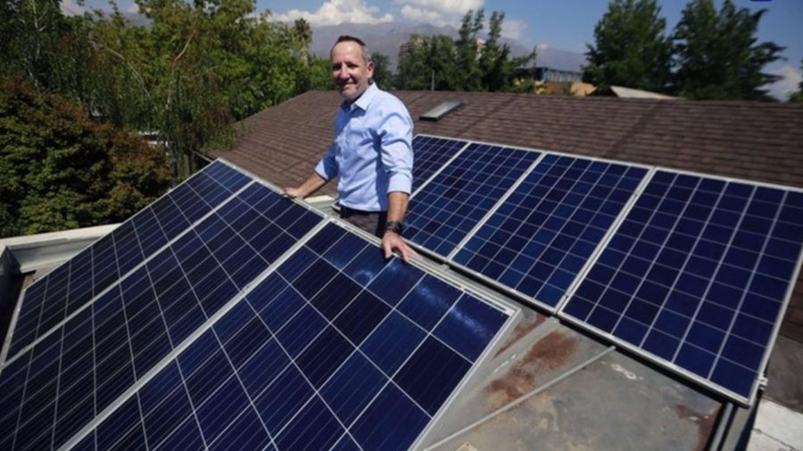 En LUN: Más de 27.200 hogares ya usan paneles solares para su consumo e inyectan lo que les sobra al sistema